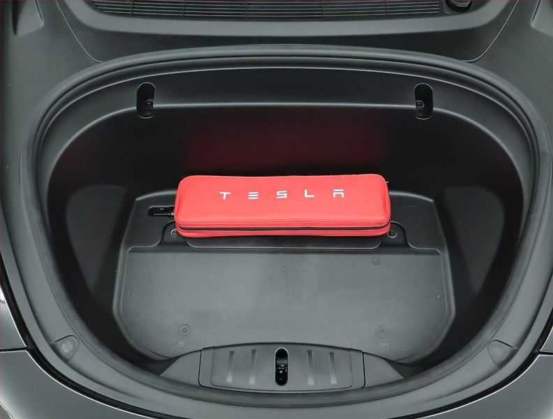 Tesla Model 3 (2020) Long Range 4WD 78kWh, SoH 86% - fotka 17 z 22
