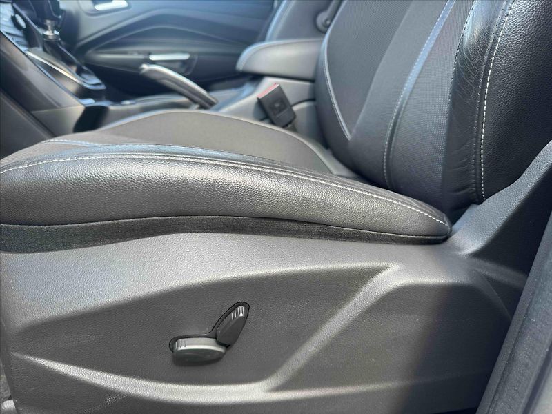 Ford C-MAX 1,5 Duratorq TDCi  Titanium Co - fotka 13 z 17