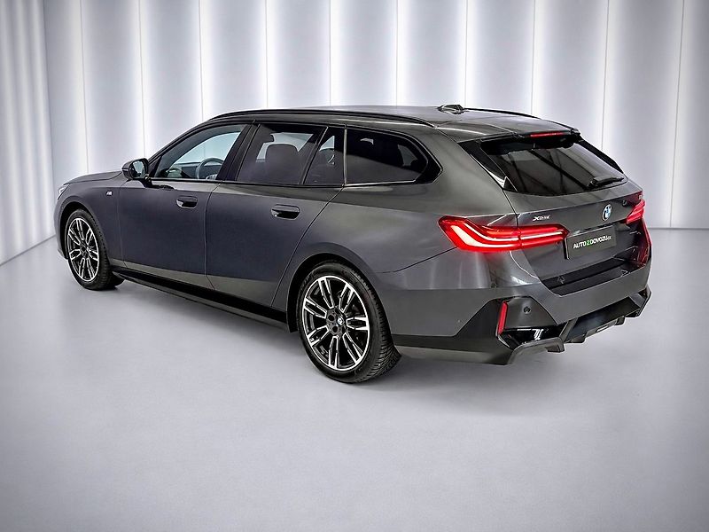 BMW Řada 5 520d xDrive M-SPORT, HARMAN&KA - fotka 4 z 33