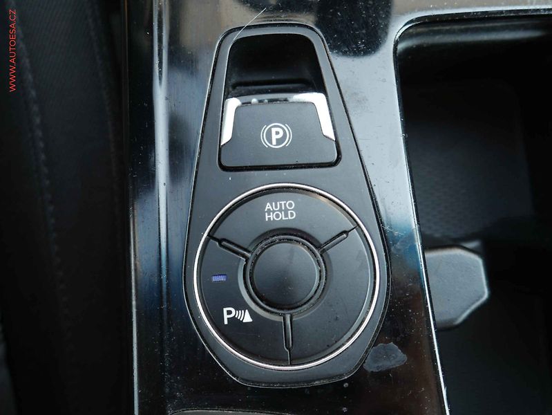 Hyundai i40 (2012) 1.7CRDI, ČR, AC, výhřev sed. - fotka 19 z 20