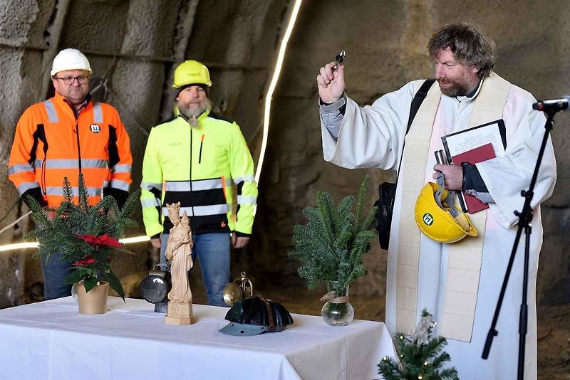 Žehnání svaté Barbory na stavbě tunelu Homole na budoucí dálnici D35 u Vysokého Mýta.