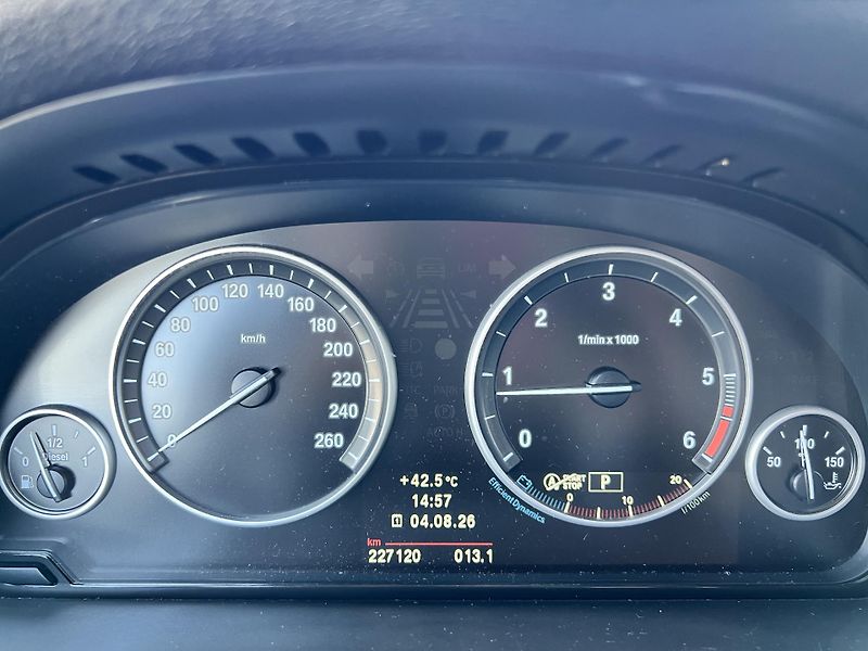 BMW X3 xDrive 20D AUTOMAT TEMPOMAT  - fotka 14 z 37