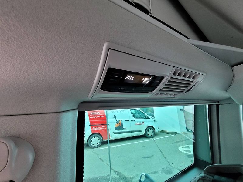 Volkswagen California (2024) 2.0 TDI DSG 4M Ocean UZÁVĚRKA - fotka 43 z 116