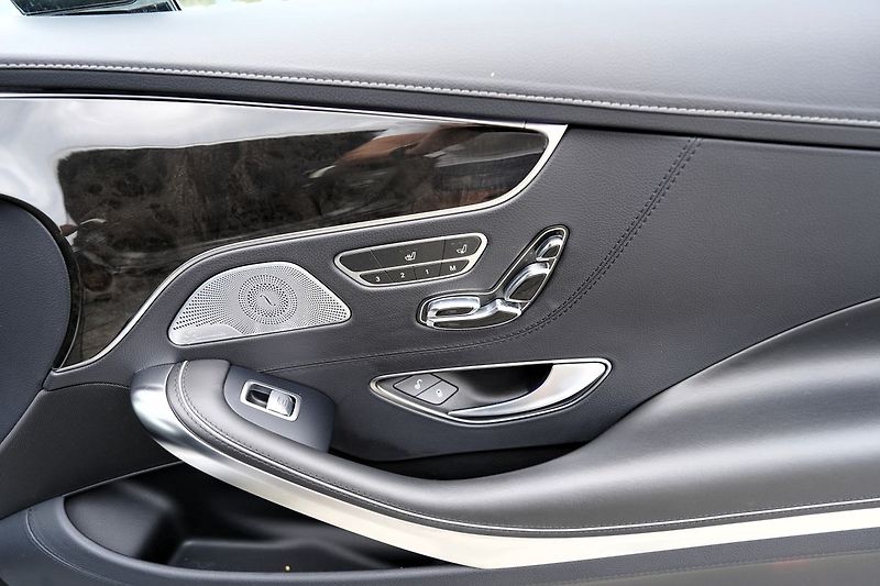 Mercedes-Benz Třídy S S 500 4Matic Coupe AMG - fotka 22 z 43
