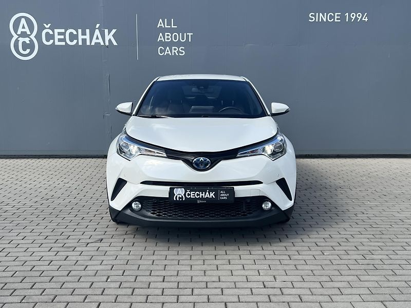 Toyota C-HR (2018) 1.8 VVT-i E-CVT - fotka 2 z 39