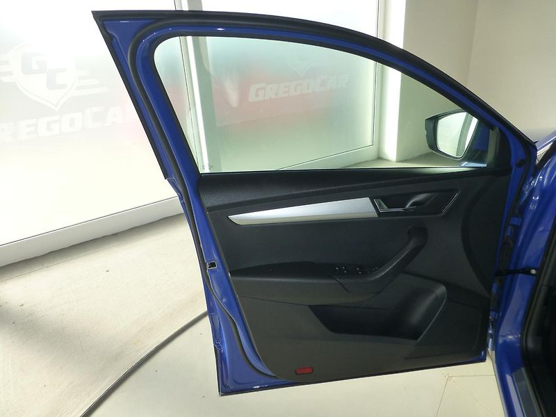 Škoda Karoq (2018) 1,6TDI*PARK.S**ALU***VYHŘ.SED. - fotka 9 z 22