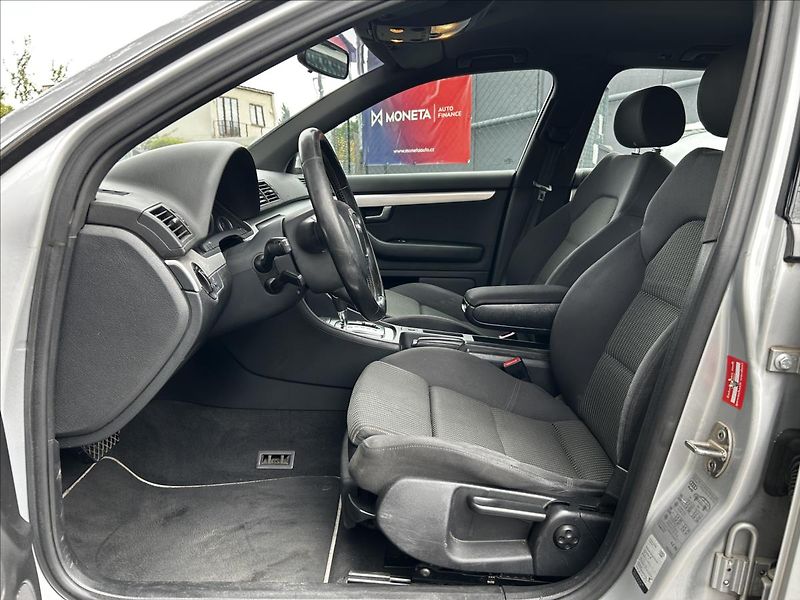 Audi A4 2,0 TDi Automat  NováSTK,Tažné - fotka 11 z 42