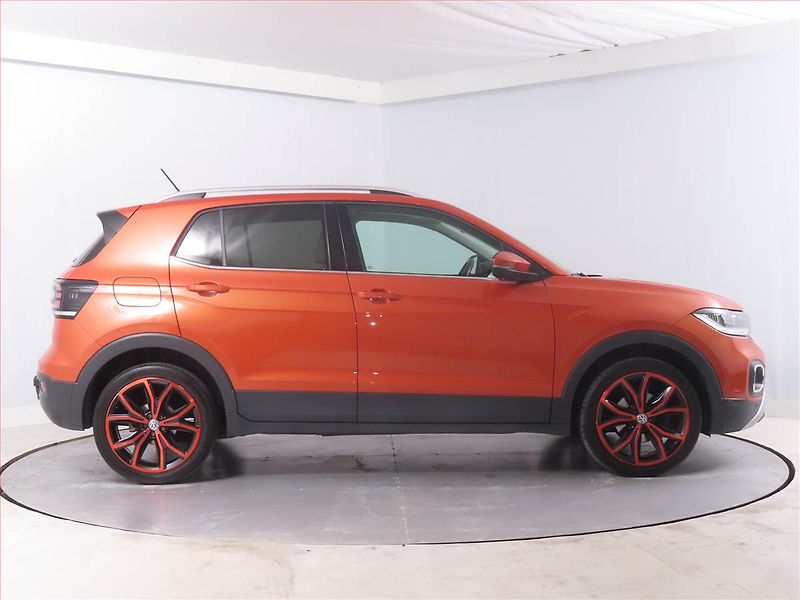 Volkswagen T-Cross (2019) 1.0 TSI, Automat, ČR,1.maj - fotka 6 z 15