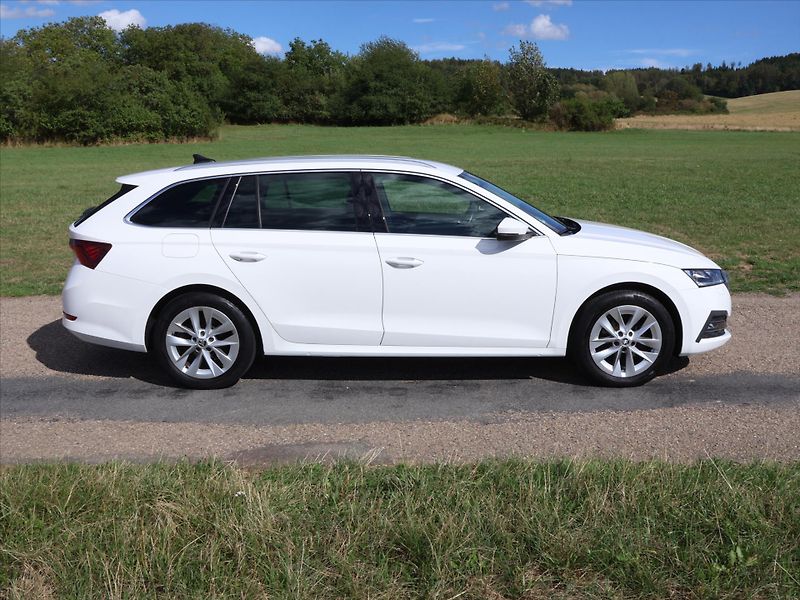 Škoda Octavia 2,0 TDI DSG Style Matrix DPH - fotka 8 z 22