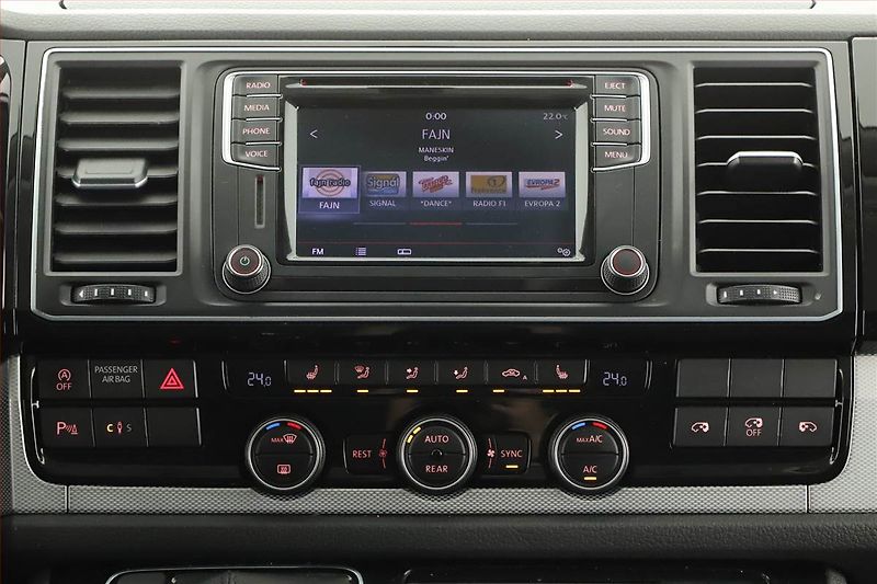 Volkswagen Multivan (2016) Highline 2.0 TDI, ČR - fotka 9 z 20