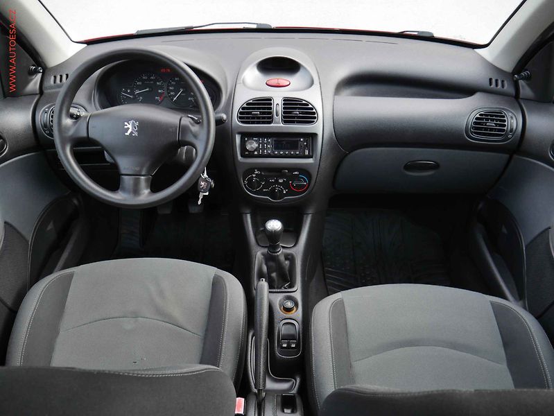 Peugeot 206 (2008) 1.4i, ČR, Klima - fotka 8 z 15