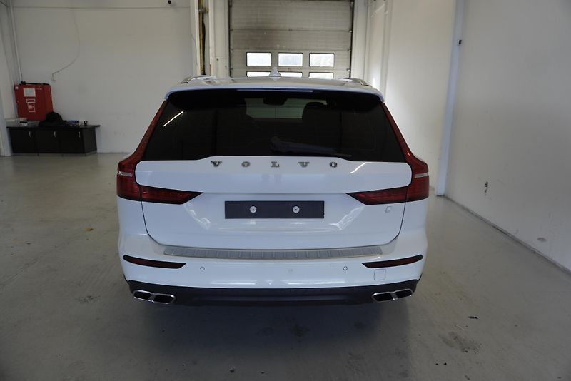 Volvo V60 (2019) CROSS COUNTRY 2,0 D4 AWD AUT. - fotka 6 z 33