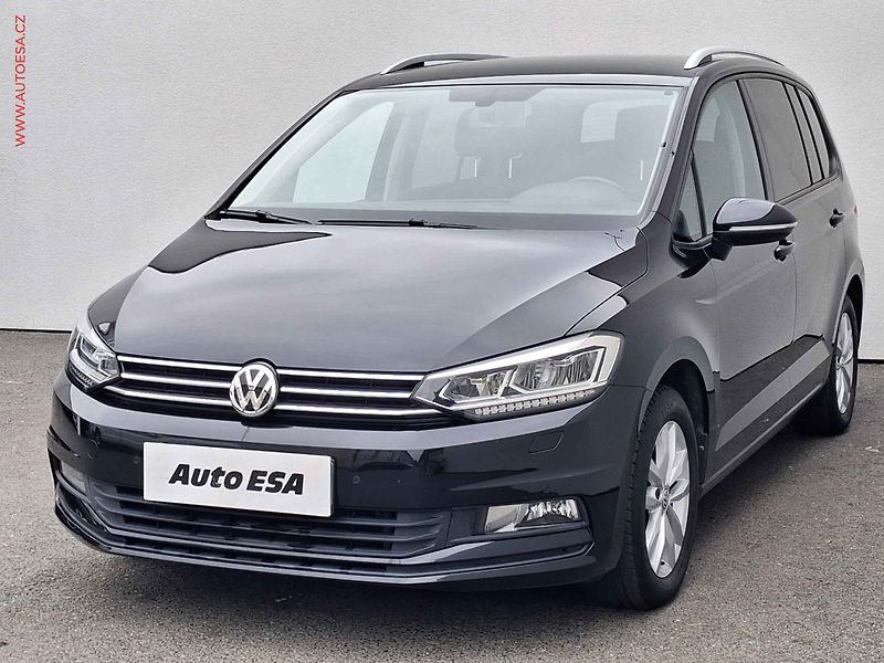 Volkswagen Touran (2016) 1.4TSi, 2.maj, DSG, LED - fotka 3 z 17