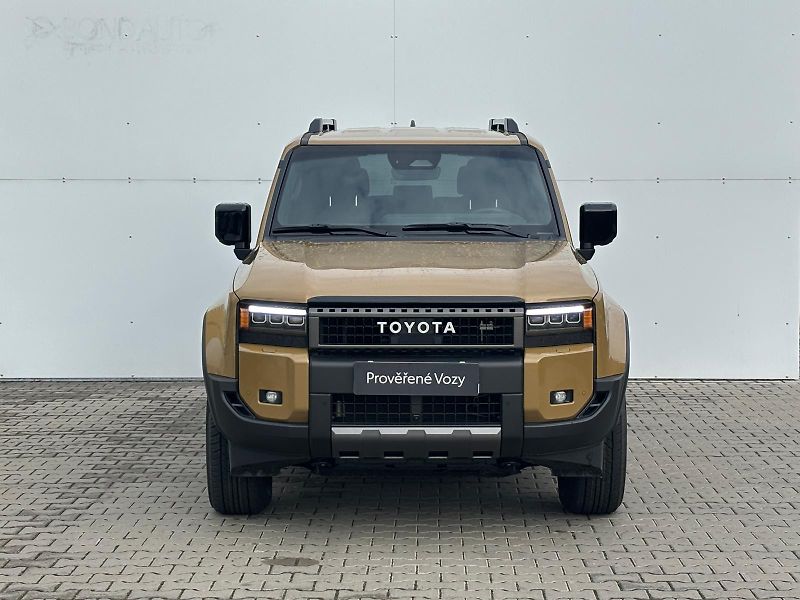 Toyota Land Cruiser 2.8 D-4D 6AT Invincible - fotka 4 z 30
