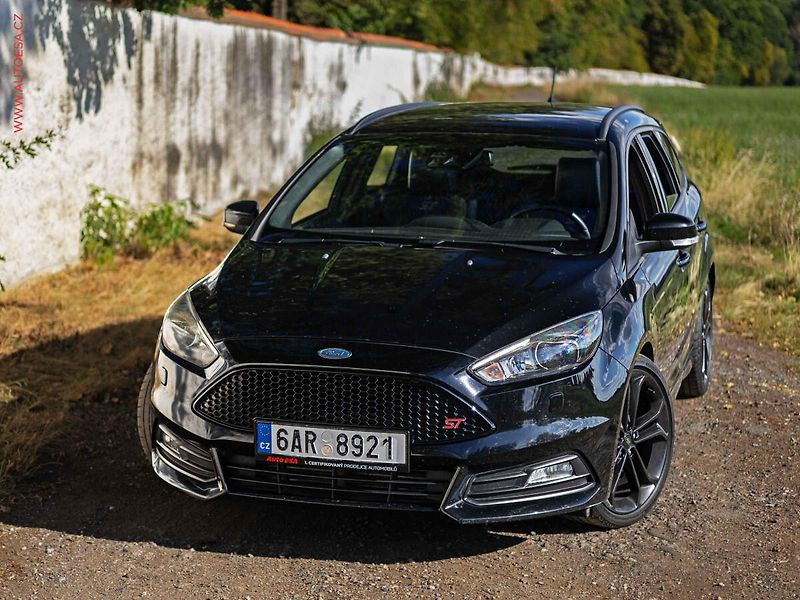 Ford Focus (2017) 2.0EB, ST, Xenon, navi - fotka 2 z 19