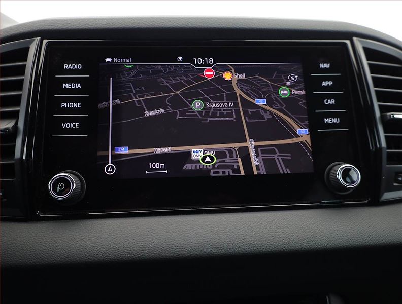 Škoda Karoq (2023) Sportline 1.5 TSI - fotka 16 z 18