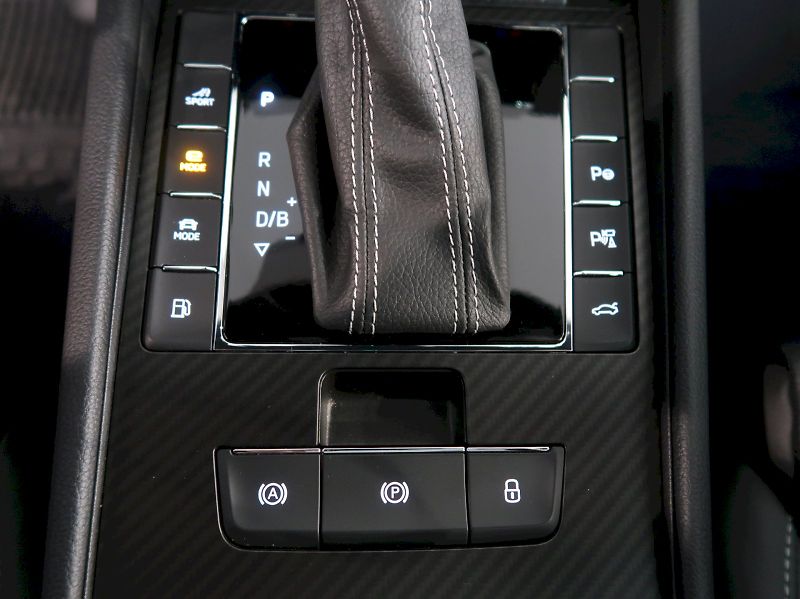 Škoda Superb (2023) iV SPORTLINE 1.4TSI 160KW DSG - fotka 38 z 48
