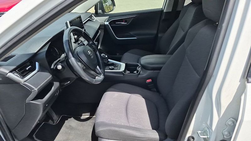 Toyota RAV4 Comfort  Style 2,5 HEV 4x4 - fotka 9 z 22