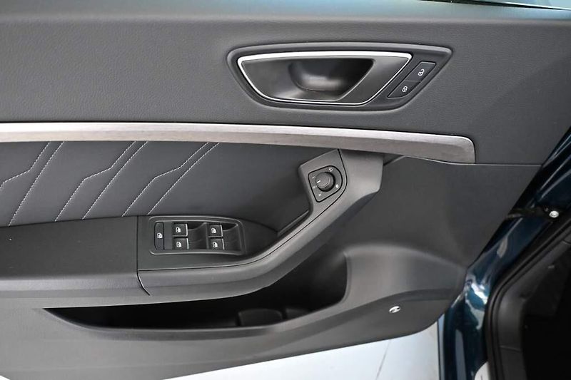 Seat Ateca (2023) 2.0 LED XPERIENCE Virtual Tažn - fotka 15 z 33