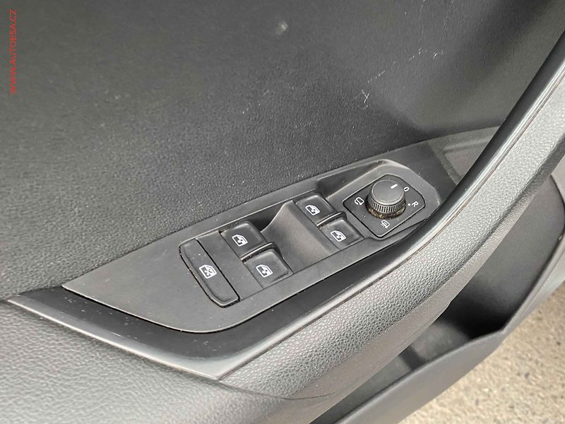 Škoda Karoq (2023) 2.0 TDi, Tour, DSG, LED, - fotka 12 z 18