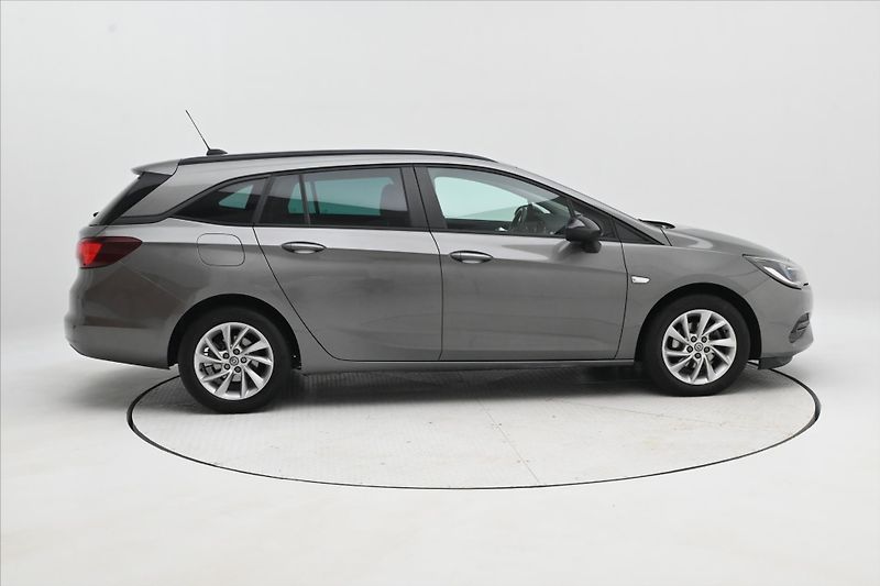 Opel Astra 1,5 CDTi 90 kW Park. Kamera Zá - fotka 4 z 29
