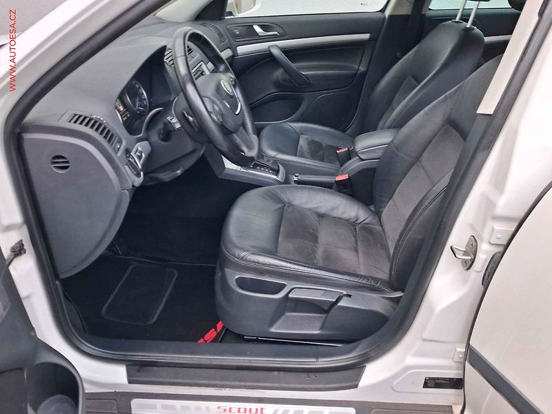 Škoda Octavia (2013) 2.0 TDi 4x4, Scout, DSG - fotka 9 z 19