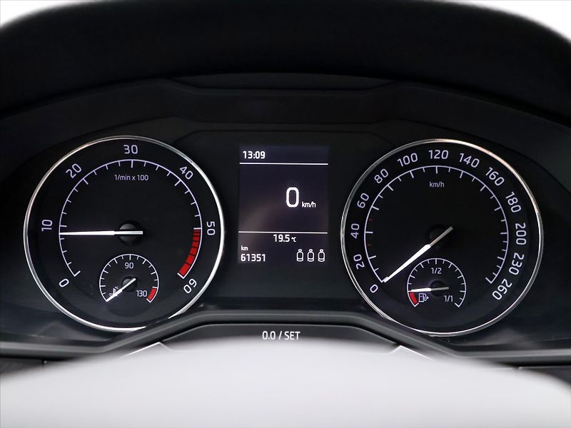 Škoda Superb 2,0 TDI 110kW Serv.Kniha - fotka 15 z 26