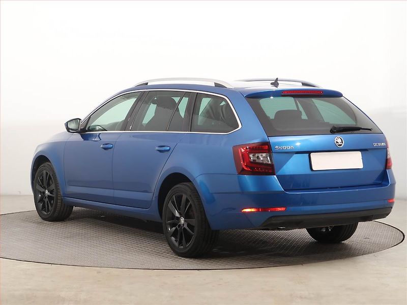 Škoda Octavia (2019) Style 1.6 TDI, Automat, Navi - fotka 4 z 14