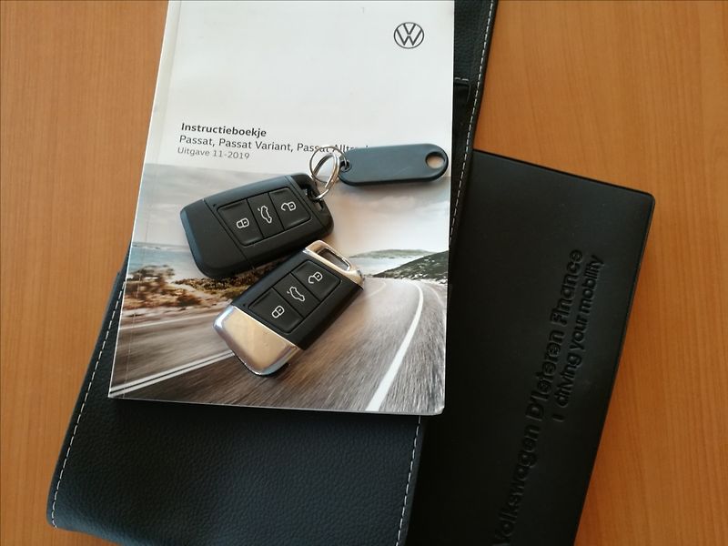 Volkswagen Passat 2,0 TDI DSG - fotka 23 z 24