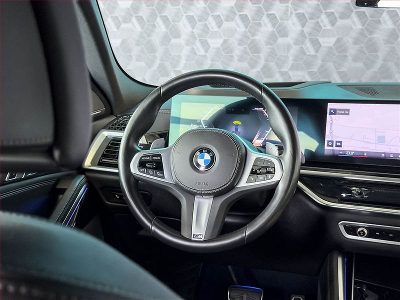 BMW X6 (2024) xDrive30d - fotka 16 z 20