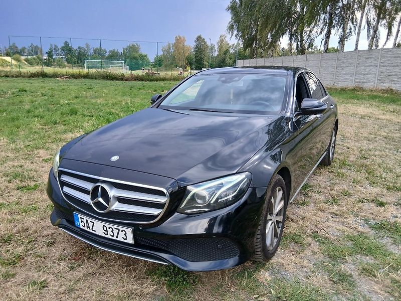 Mercedes-Benz Třídy E 220d Avantgarde - fotka 3 z 20