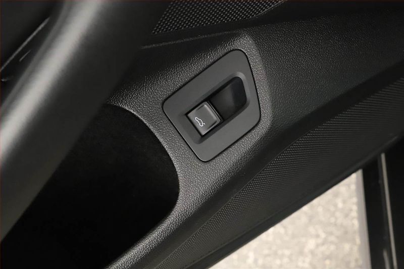 Volkswagen Passat (2020) R-Line 2.0 TDI - fotka 19 z 20