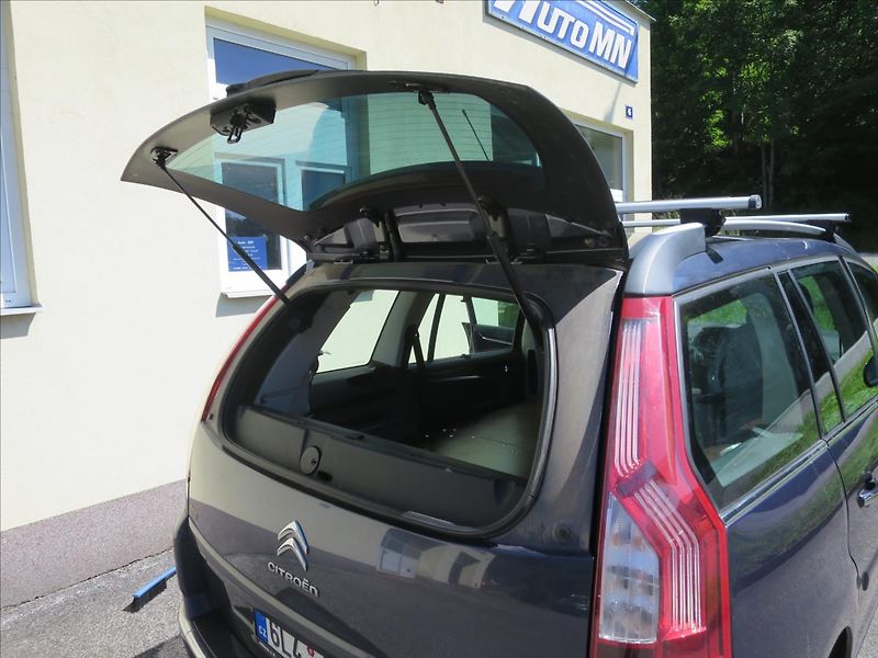 Citroën Grand C4 Picasso 2,0  HDI 7 mís - fotka 13 z 19
