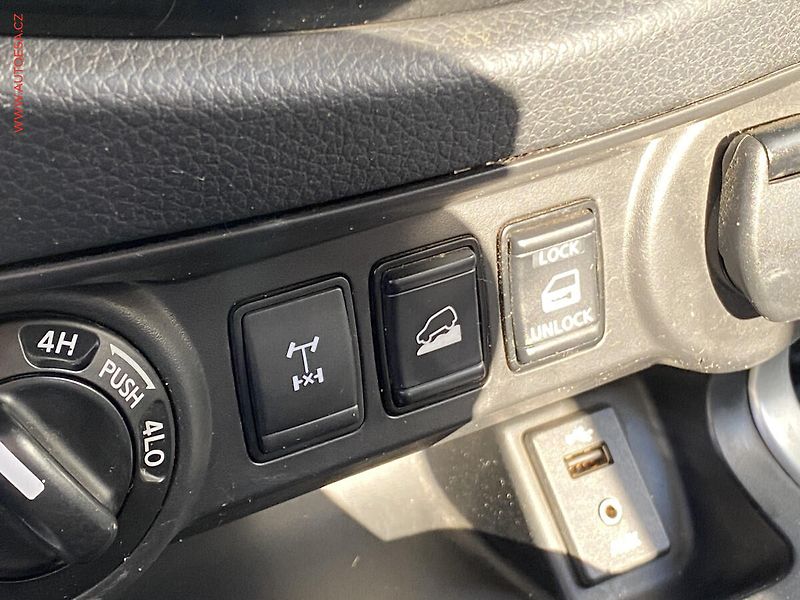 Nissan Navara (2018) 2.3dCi 4X4, TZ, navi, kamera - fotka 17 z 19