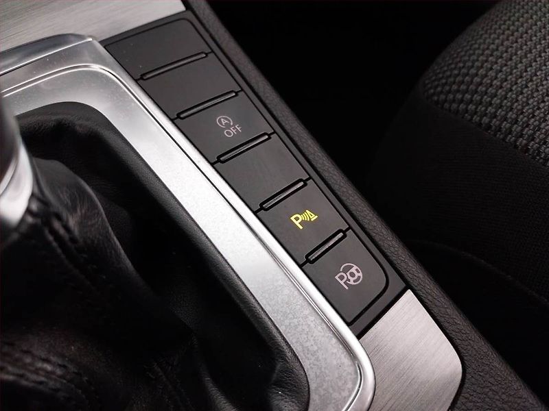 Volkswagen Passat (2012) Comfortline 2.0 TDI, Automat - fotka 24 z 25