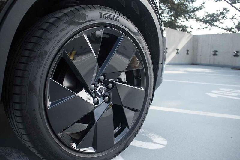 Zvenčí kompaktní crossover, zevnitř překvapivě prostorné auto, které obstojí i jako jediné v rodině.