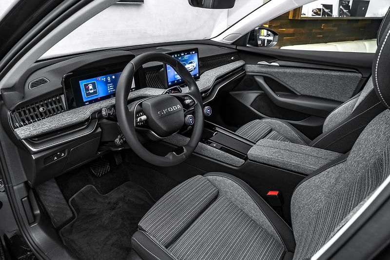 Škoda Superb 2,0 TDI DSG LED Masáž tažné - fotka 12 z 21