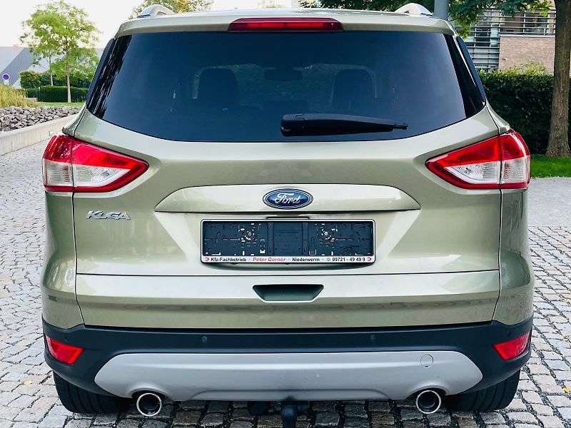 Ford Kuga 2.0TDCi 4x4 MAN TAŽNÉ 1MAJITEL - fotka 15 z 47