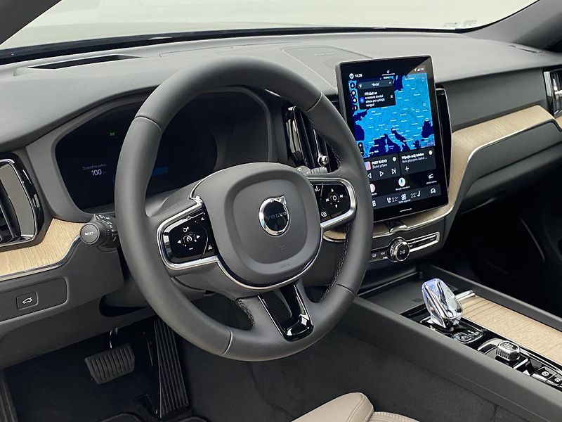 Volvo XC60 (2026) B5 AWD AUT DARK PLUS  - fotka 4 z 62