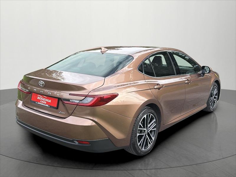 Toyota Camry 2,5 HEV 231 k Hybrid Prestige - fotka 7 z 36