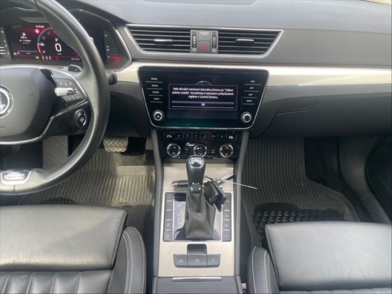 Škoda Superb 2,0 TDI 110 L&K DSG - fotka 10 z 11