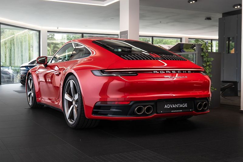 Porsche 911 Carrera 4S - fotka 4 z 24