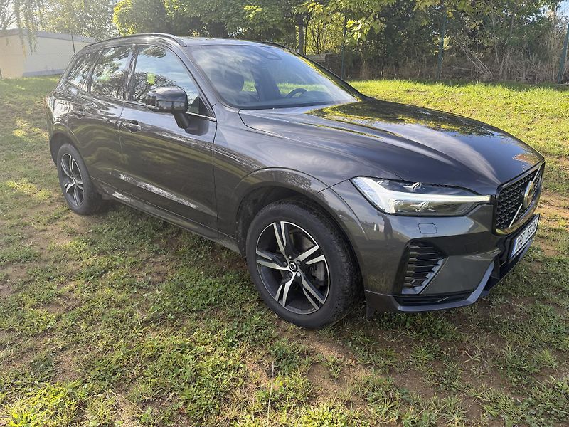 Volvo XC60 B4    R Design    ČR - fotka 2 z 31