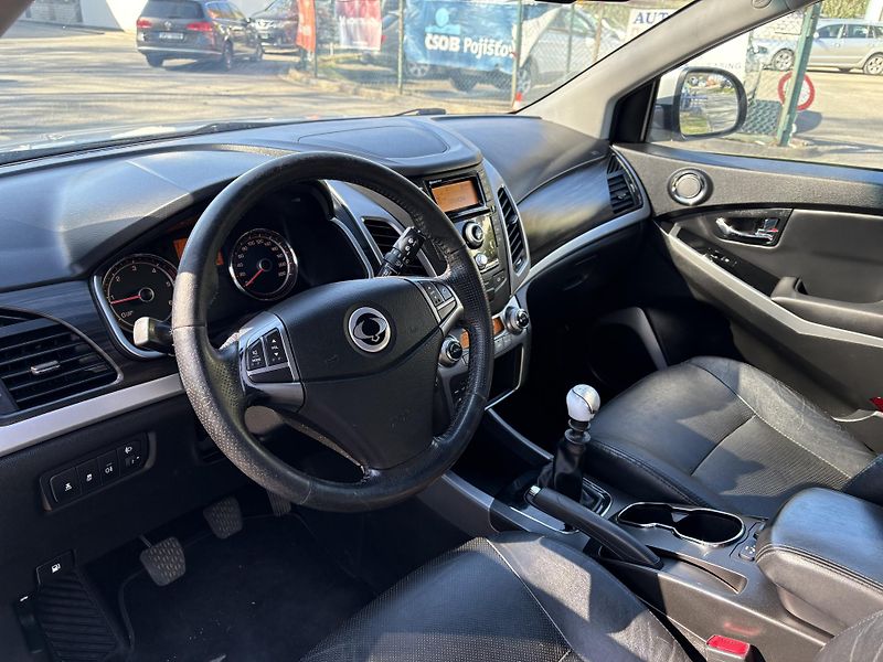 SsangYong Korando (2014) 2.0 TD Sapphire 4x4+ PĚKNÝ VŮZ - fotka 12 z 24