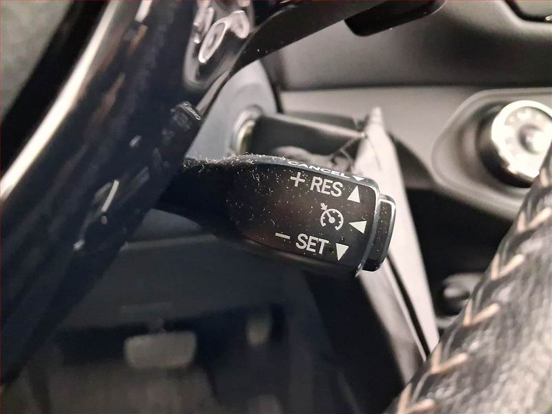 Toyota Yaris (2017) 1.5 Dual VVT-i, Automat - fotka 17 z 21