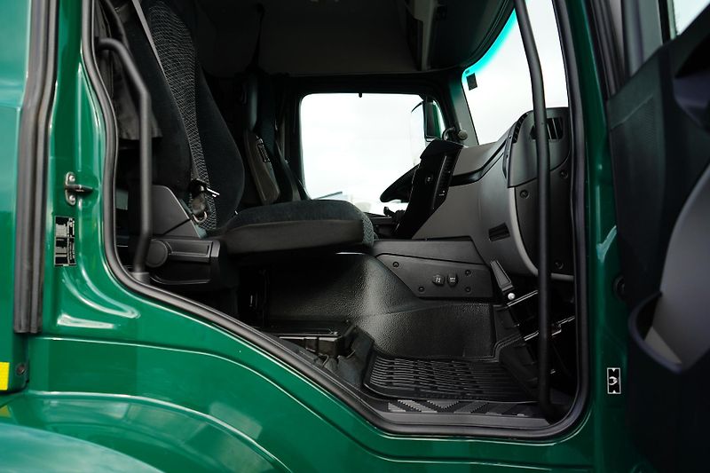 Mercedes-Benz (2018) ANTOS / 1833 / E 6 / KONTENER  - fotka 41 z 43