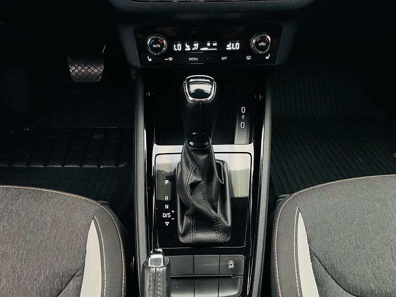 Škoda Scala 1.6TDI AUTOMAT SERVISKA TAŽNÉ - fotka 37 z 46