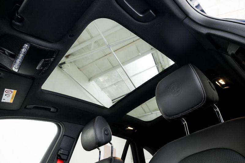 Mercedes-Benz GLC 63S 4M*Aerodymic AMG - fotka 40 z 51