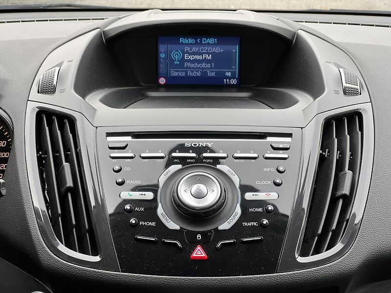 Ford Kuga 2.0TDCi 4x4 AUTOMAT TITANIUM  - fotka 20 z 44
