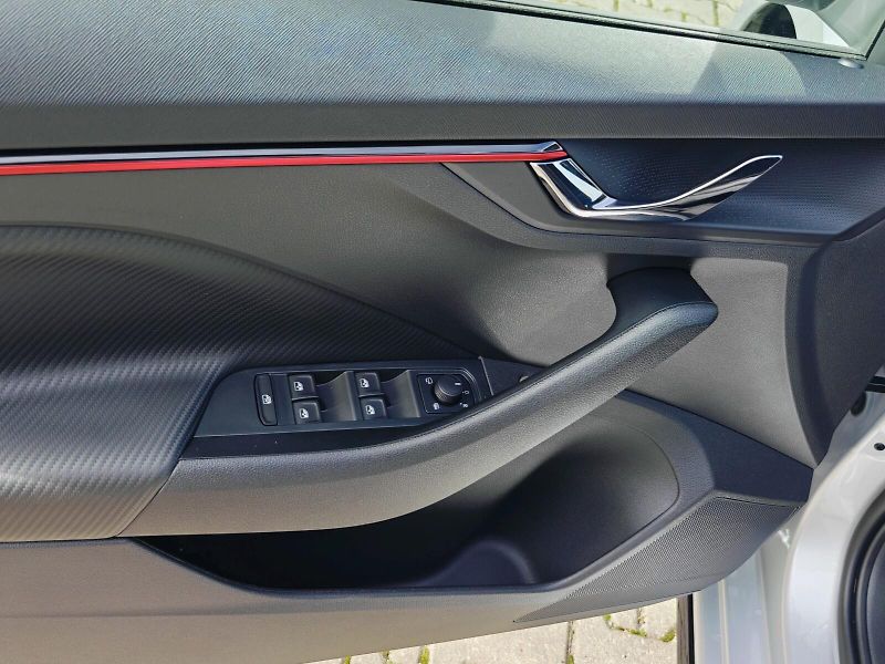 Škoda Scala (2024) 1,5 TSI 110 kW Monte Carlo DSG - fotka 14 z 44